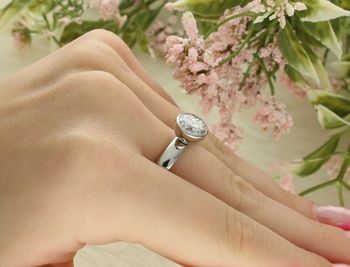 Charms Melano TWISTED 8 mm – Mleczna Biała Cyrkonia, Okrągły bok.jpg